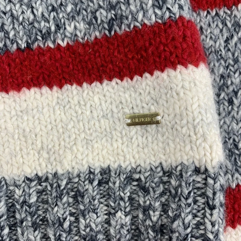 Tommy Hilfiger Striped V-neck Sweater M Americana Coastal Grandma Nautical‎ Fall